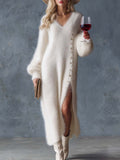 Aurélia | Robe Midi Confortable Décontractée Raffinée Col V Boutons Métalliques Fausse Fourrure de Lapin Tricotée Fendue Blanche