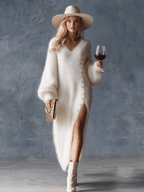 Aurélia | Robe Midi Confortable Décontractée Raffinée Col V Boutons Métalliques Fausse Fourrure de Lapin Tricotée Fendue Blanche