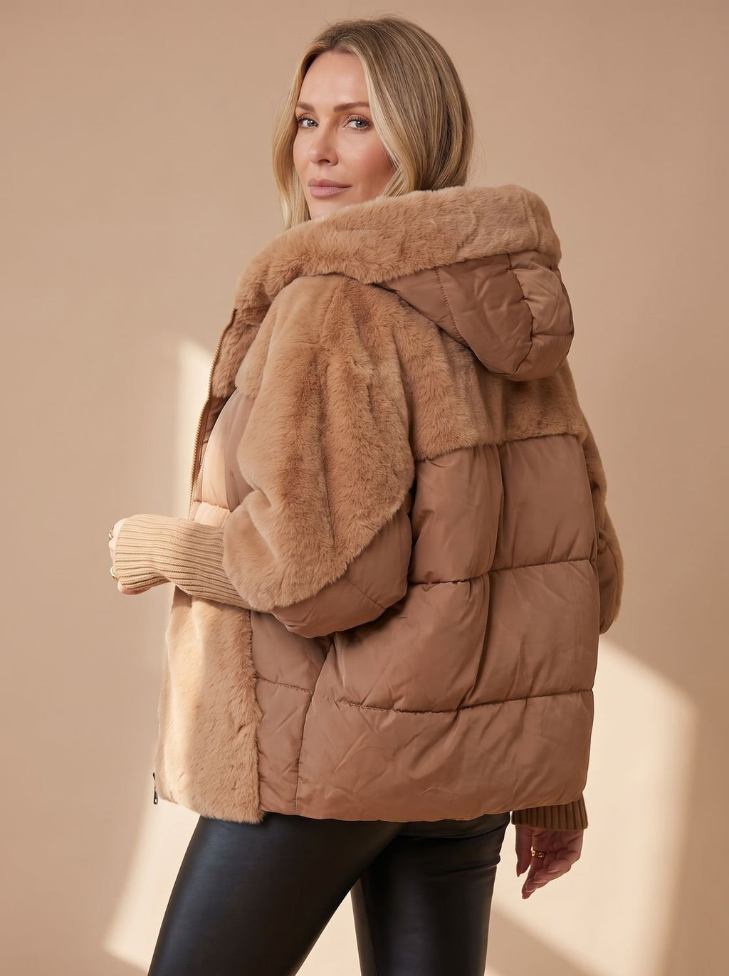Amandine | Doudoune Capuche Fausse Fourrure