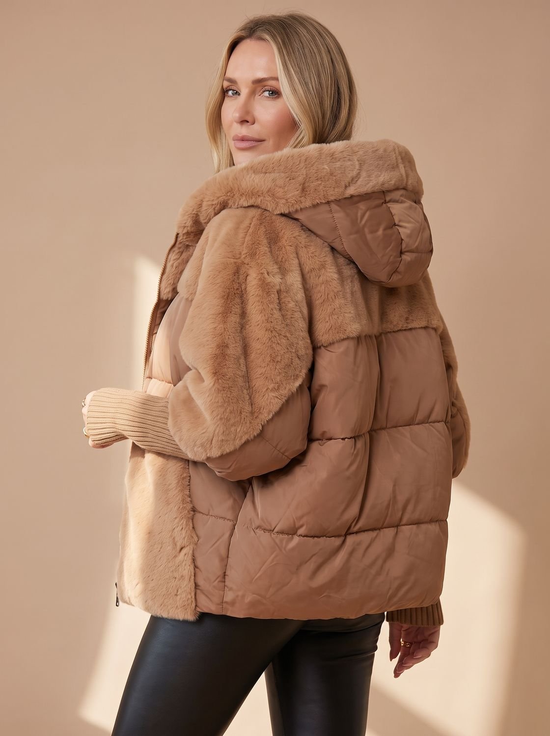 Amandine | Doudoune Capuche Fausse Fourrure